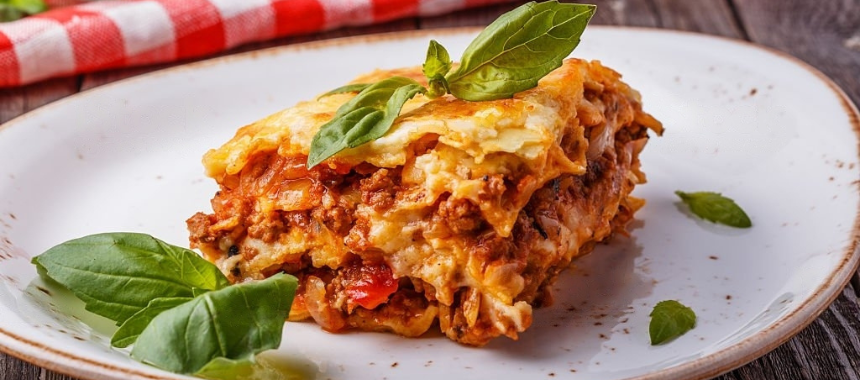 Lasanha de Carne com Molho de Carne Caseiro